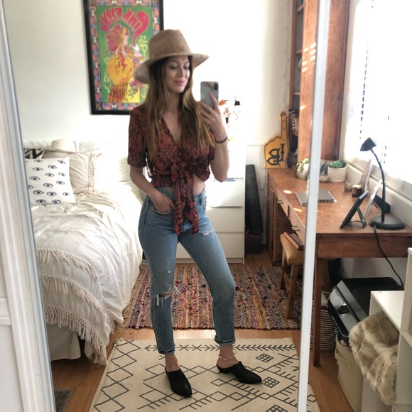 Abstract pattern sheer tie top - Picture 2 of 8